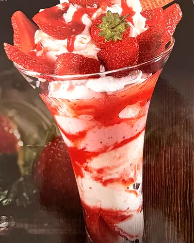 Erdbeer Becher