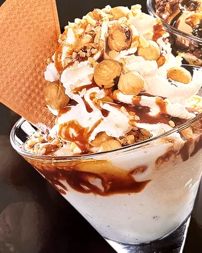 Nuss Becher